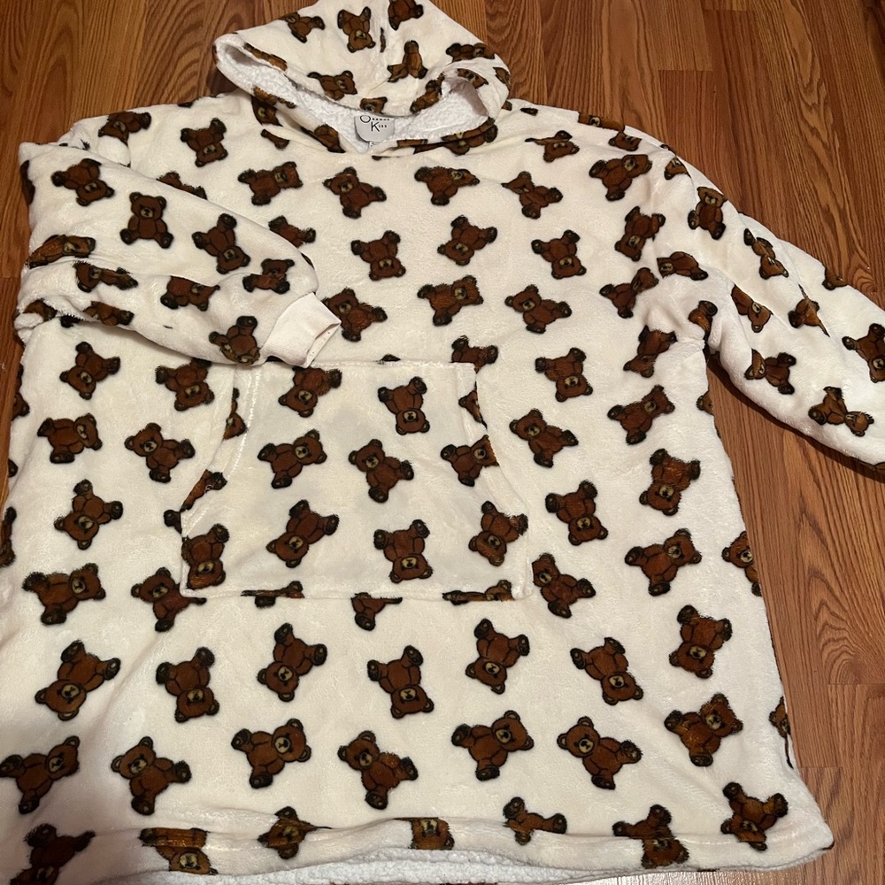 Cozy Bear Print Hoodie Blanket